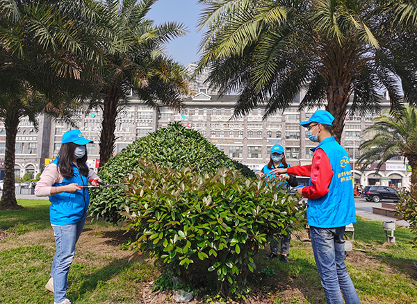 鞍子坝客运港区——绿植修护.jpg